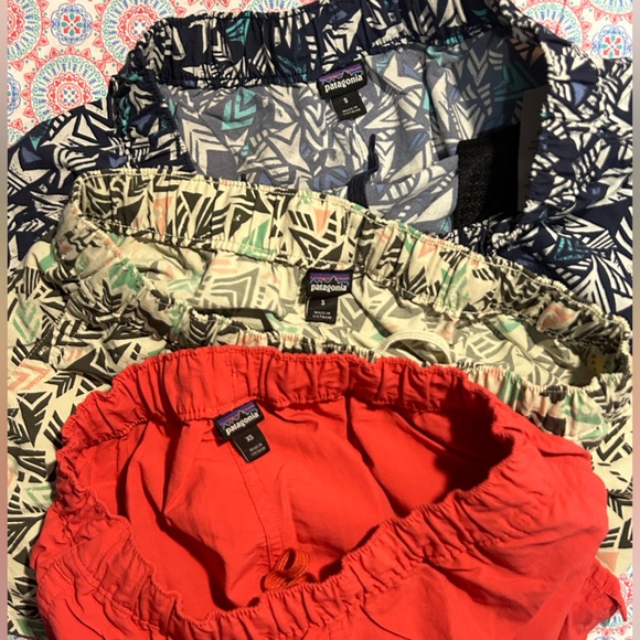 bundle of patagonia “barely baggies” shorts - Picture 2 of 2